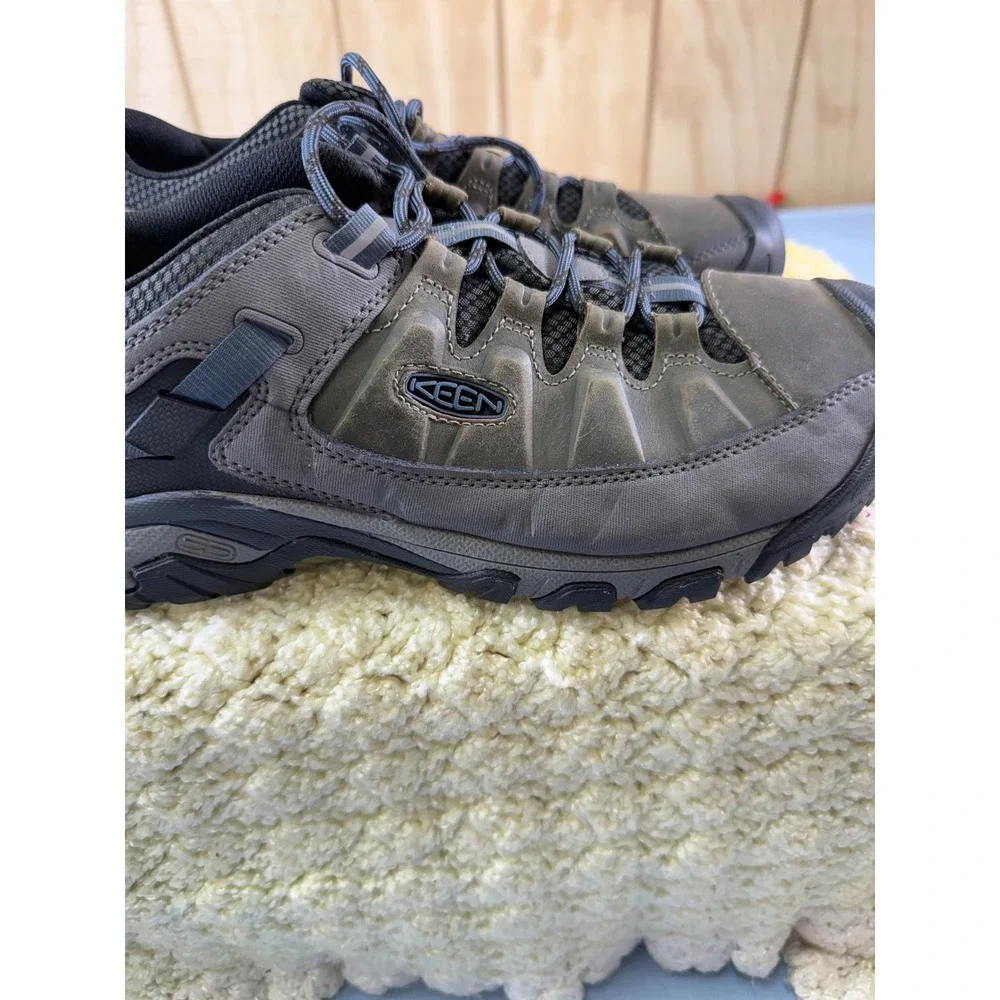 Keen Voyageur Mens 11 Waterproof Hiking Shoes Brown Gray Low Top 1017785